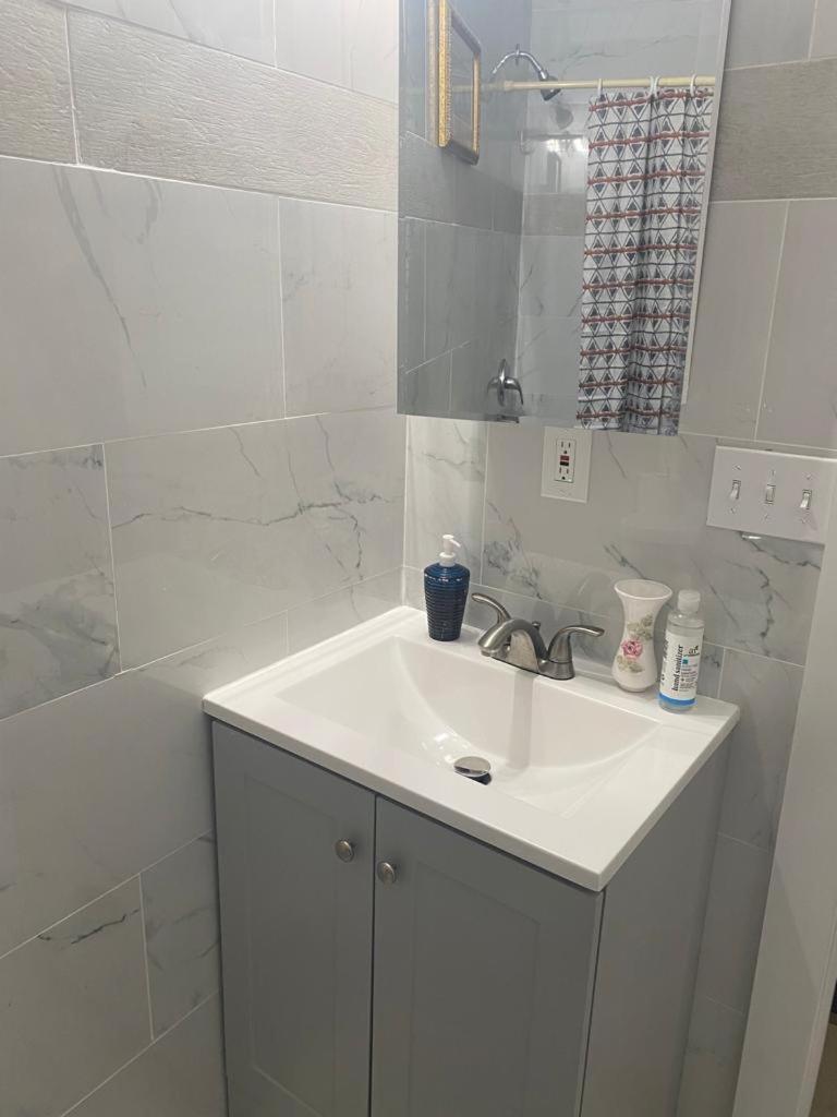 Stylish Room 8Mins To Newark Airport Exterior photo