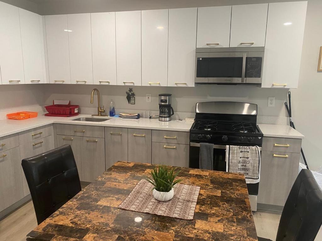 Stylish Room 8Mins To Newark Airport Exterior photo